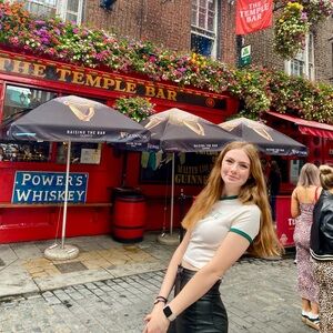 Meet your Posher, Abigail